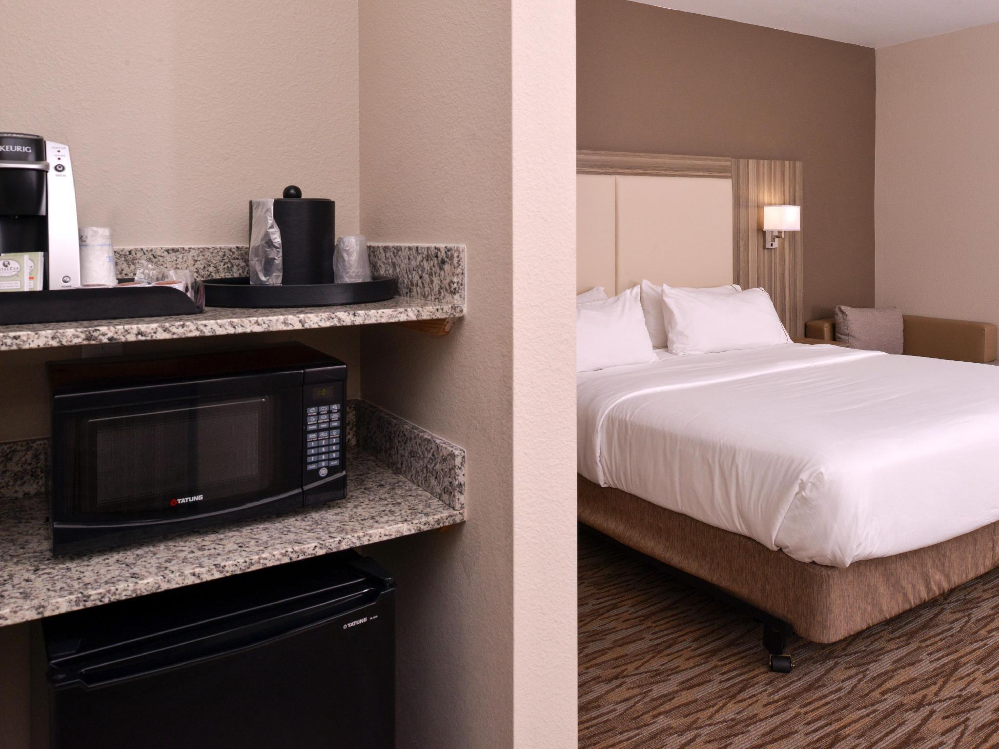 Holiday Inn Express & Suites Williams By Ihg Exterior photo