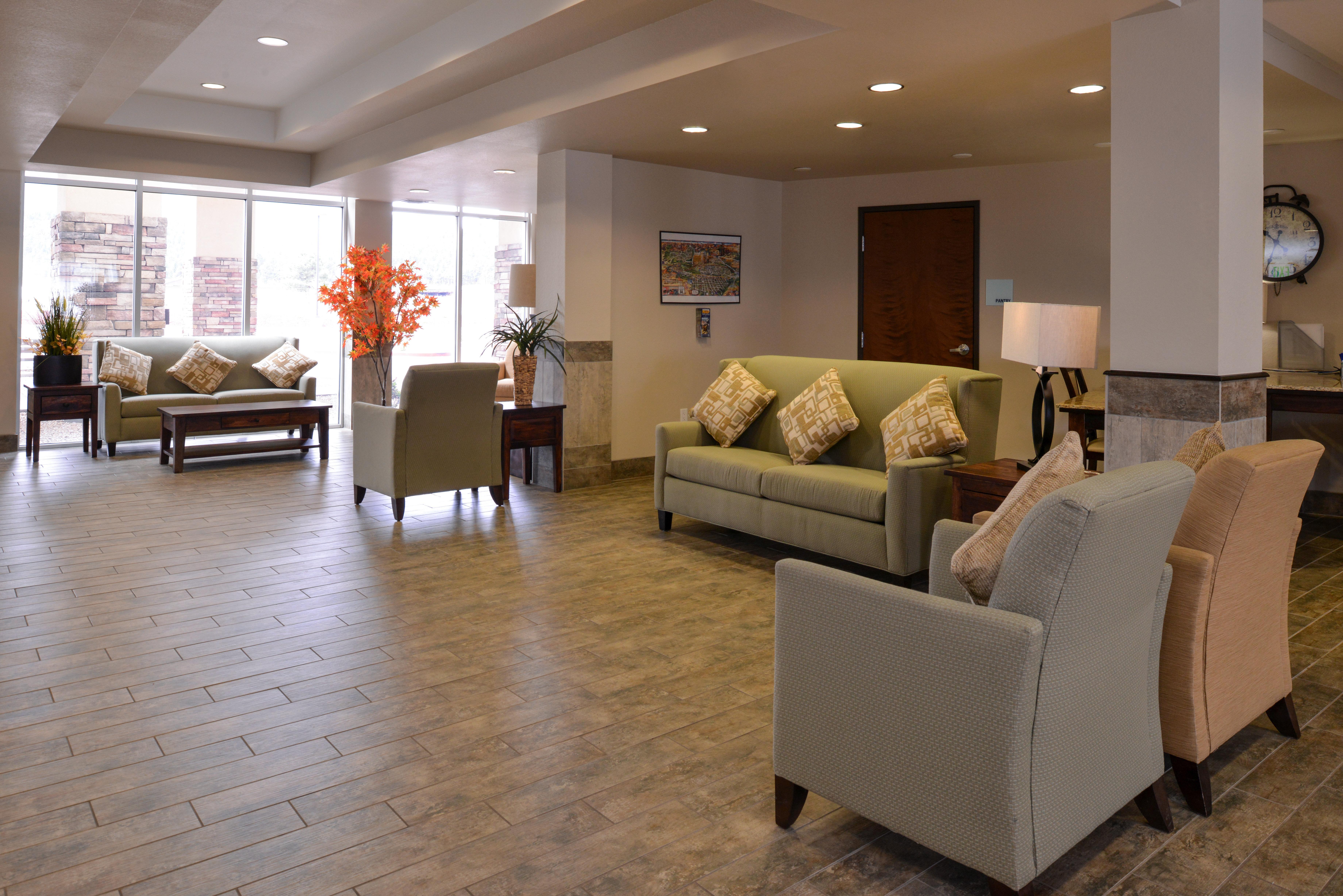 Holiday Inn Express & Suites Williams By Ihg Exterior photo