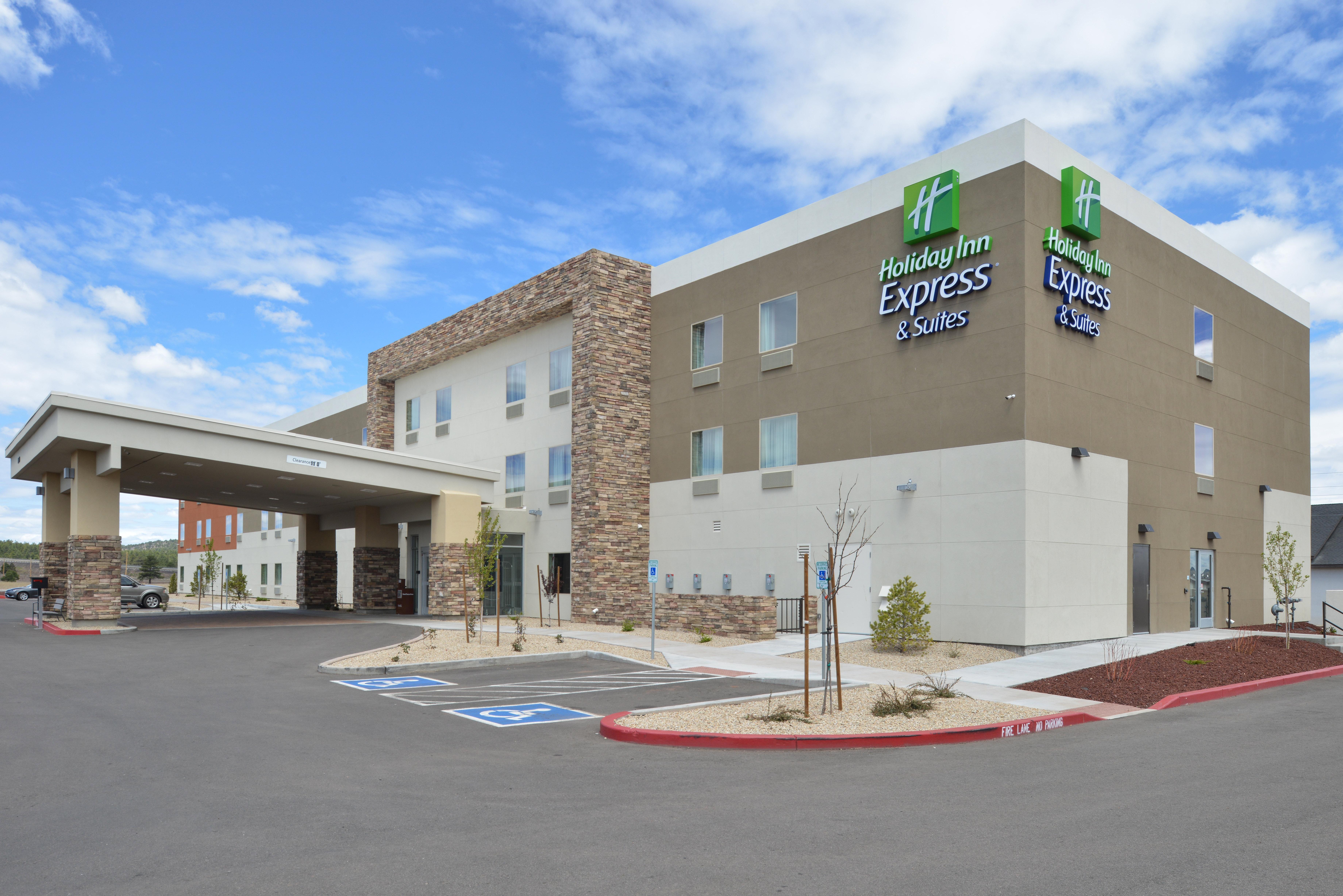 Holiday Inn Express & Suites Williams By Ihg Exterior photo