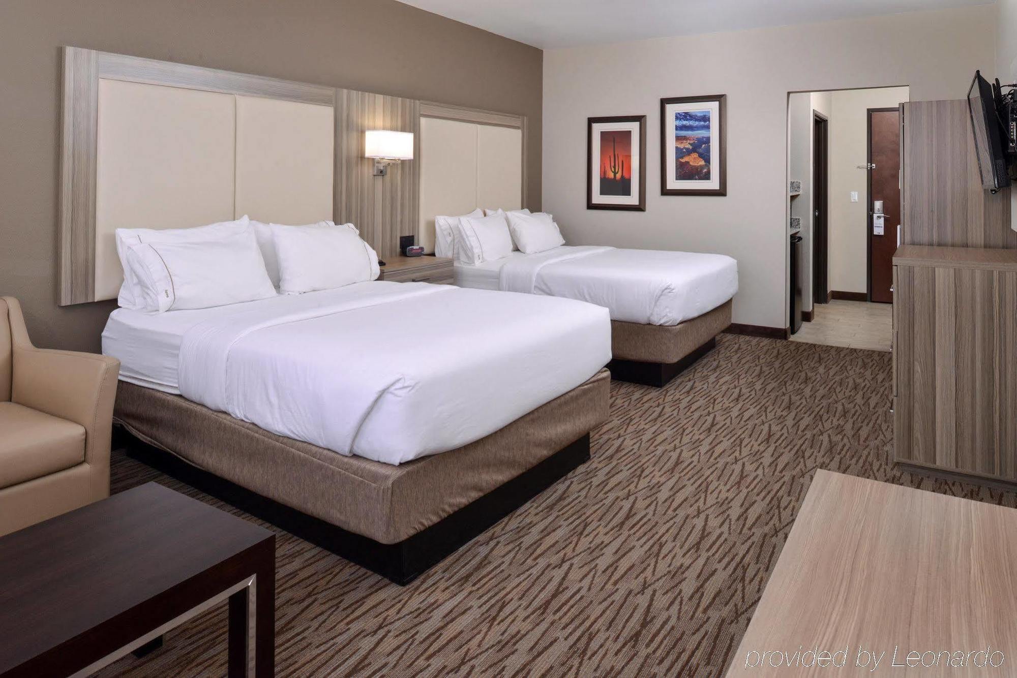 Holiday Inn Express & Suites Williams By Ihg Exterior photo